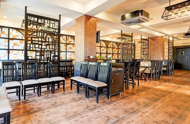 Premium Stays Near Phoenix Mall