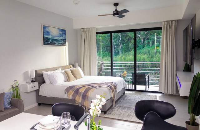 Premium Studio with Pool View