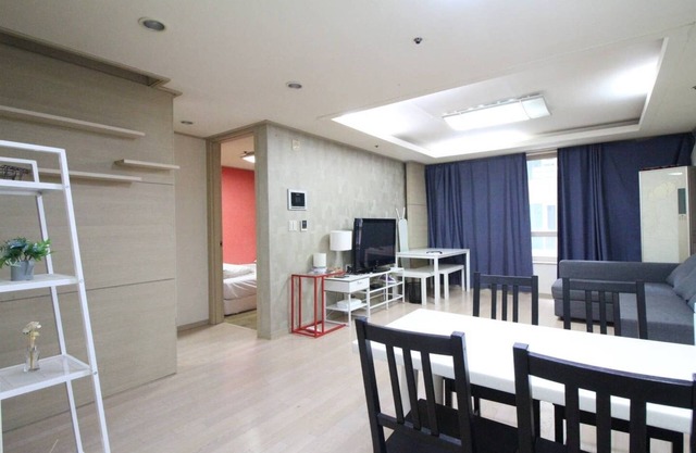 Premium★SPACiOUS 3BeD APARTMENT in GANGNAM★