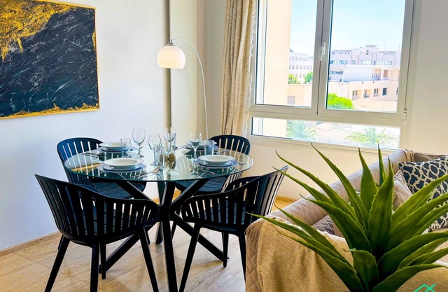 Prestige: Luxurious 120m2 next to UN offices Lac2