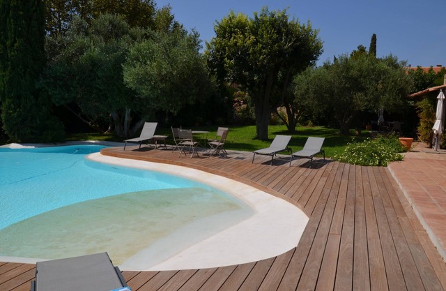 Prestigious villa in a haven of peace east of Marseille (St Barnabé)
