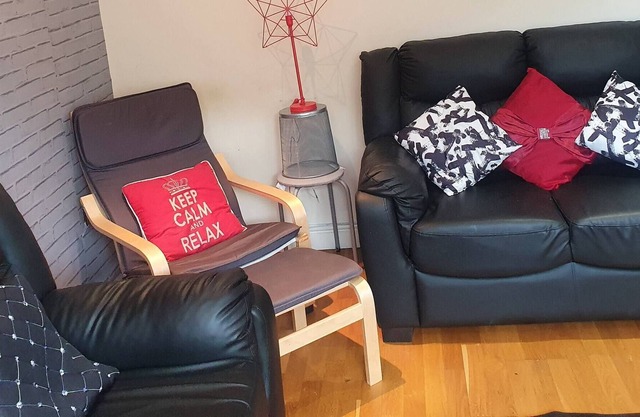 Pretty 4 Double Bedroom Home With 3 Bathrooms