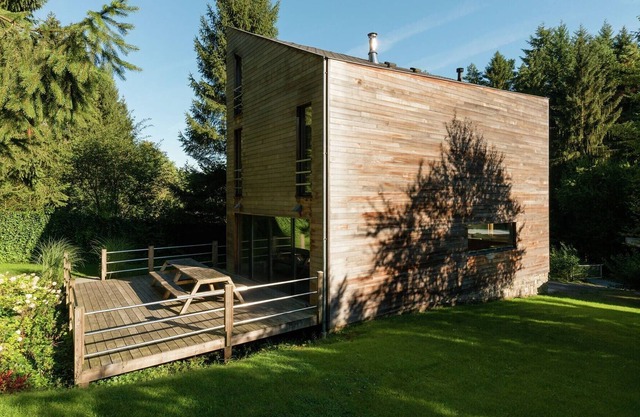 Pretty Chalet in Durbuy with Kids Play Area