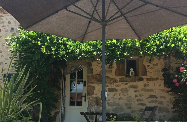 Pretty characterful cottage with large garden in the heart of the countryside.