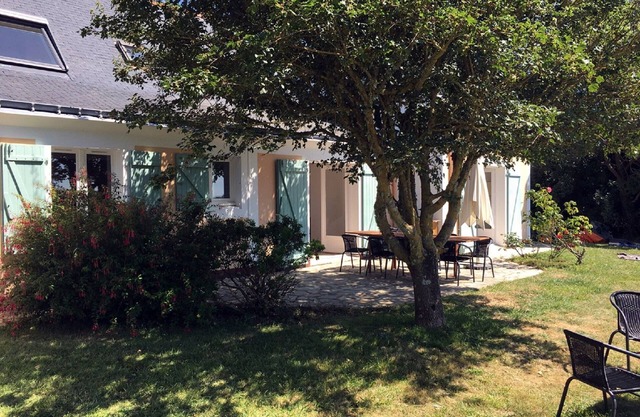 PRETTY HOUSE VIEW ON FIELDS AND SEA IN SAUZON