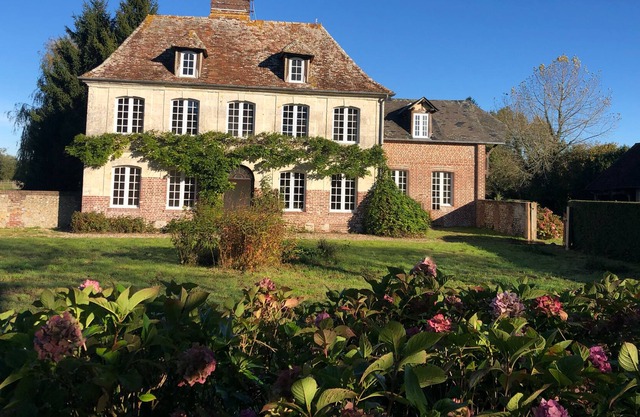 Pretty Norman manor near Deauville - 15 minutes from the sea