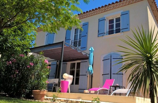 Pretty Provencal country house near the sea.