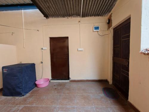 Prime Area 1 Room Budget Stay