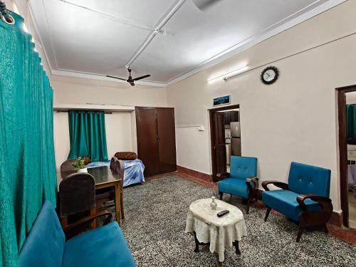 Prime Area 1BHK Budget Stay