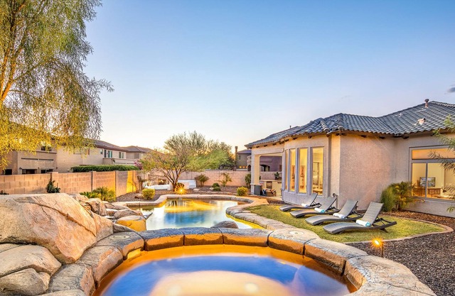 Prime Location, 3 Primary Suites, Heated Pool & Spa, Fun Game Room, BBQ, More!