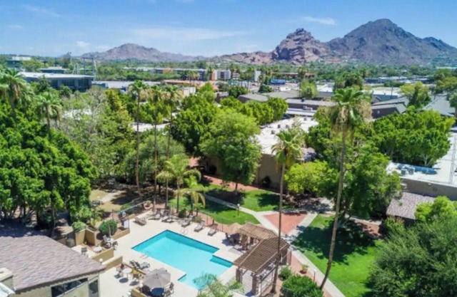 +PRIME LOCATION+ Cozy Condo in Phoenix Arcadia Lite Area.