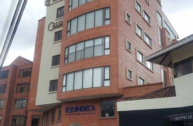 Prime location, modern, spacious condo In Cuenca Sleeps 6