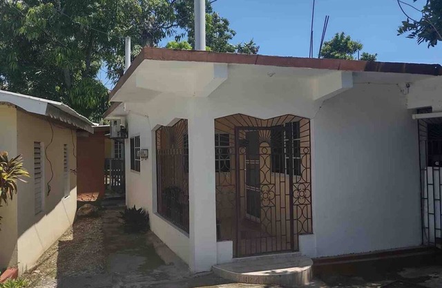 Prime Negril Location - 2br brand new apartment. New Water tank installed.