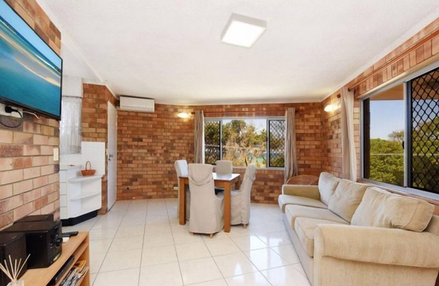 Prime position within walking distance to Patrolled beach & all other amenities