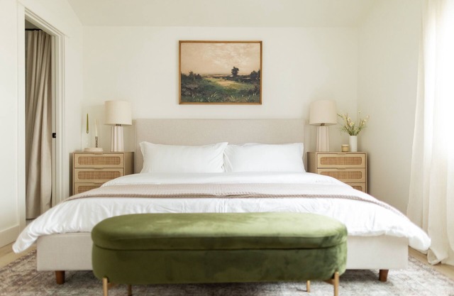 Pristine Tranquil Retreat on Canal