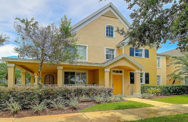Pristine two bedroom garden apartment, gourmet kitchen and wireless internet.