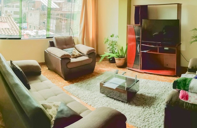 * Private apartment wifi/hotwater/kitchen/laundry
