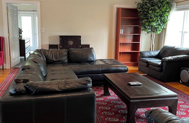 Private apt in upscale Pacific Palisades area in Washington DC near Georgetown.