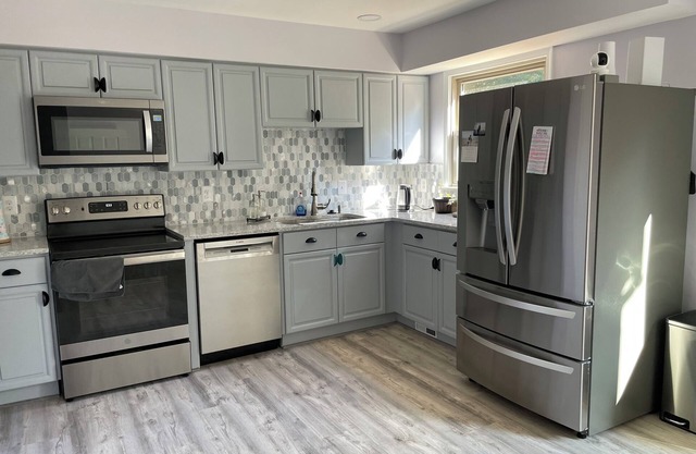 Private basement in heart of Fairfax city. 5 min from GMU. Close to D.C