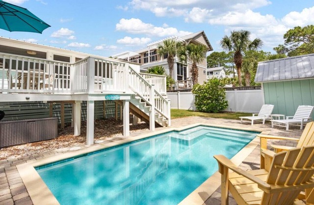 Private Beach access- Charming 2BR Home w Private Pool, Golf Cart