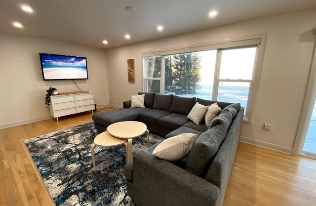 Private Beach Waterfront w/Hot Tub by Grand Bend
