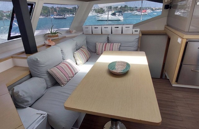 Private Boat, 40ft Modern Catamaran on on Turquise water