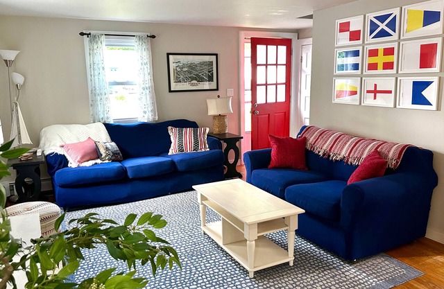 Private Cape Cod Home - Walk to beach