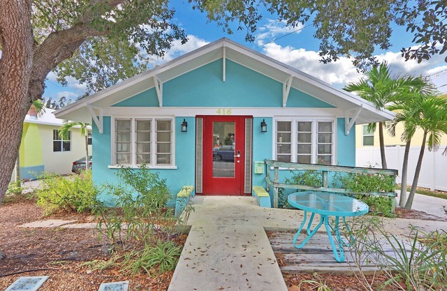 Private, charming home in downtown Stuart