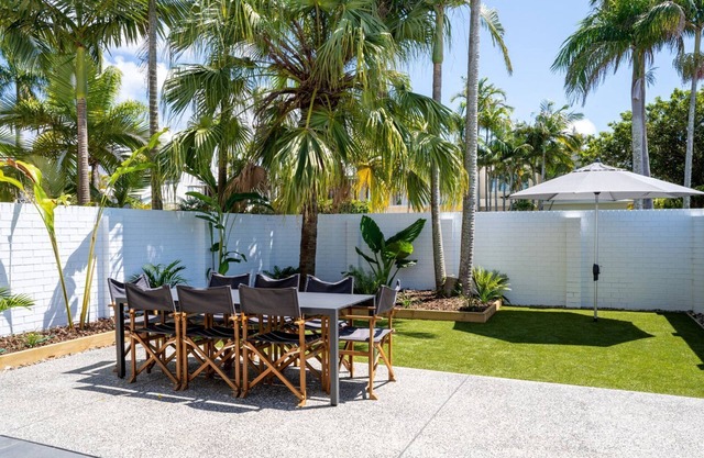 PRIVATE COURTYARD - PETS - LOCATION - AIR CON