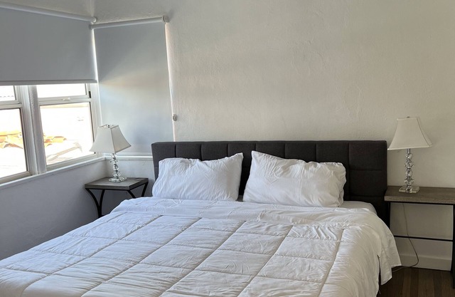 Private Gated Cozy 1 Bedroom/1 Bath Guesthouse