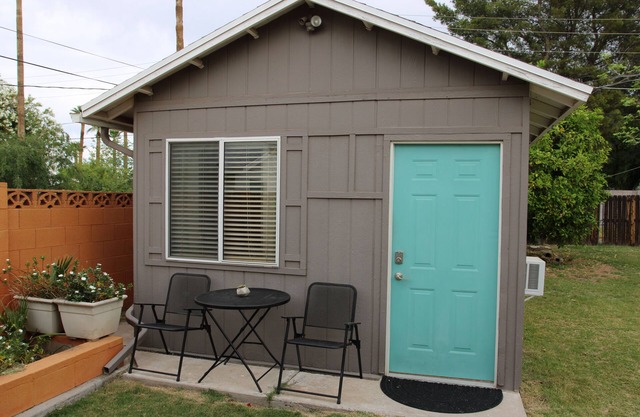 Private Guest House - Aqua Door Phoenix Studio Gated Casita