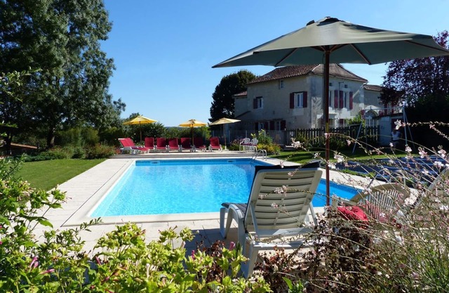 Private Heated Swimming Pool, Spa, Sauna, Pizza oven - Holiday home for 8