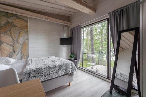 Private High Quality Suite by the Lakeside