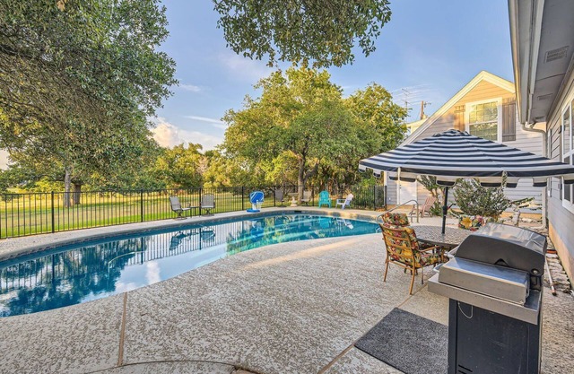 Private Hill Country Haven w/Pool, Hot Tub & Fun