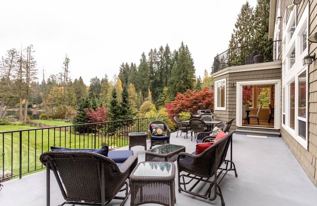 Private Home in Wine Country, Quiet, Close to Amenities, on the Lake!