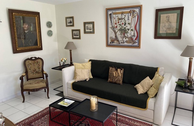 Private house with beautiful charming furniture, cottage 5 minutes from the beach