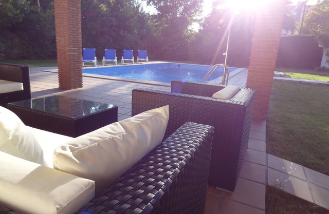 Private luxury villa with large garden and pool, enjoy with your family - WIFI