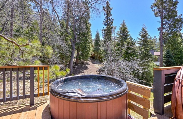 Private Mountain Retreat with Scenic Views