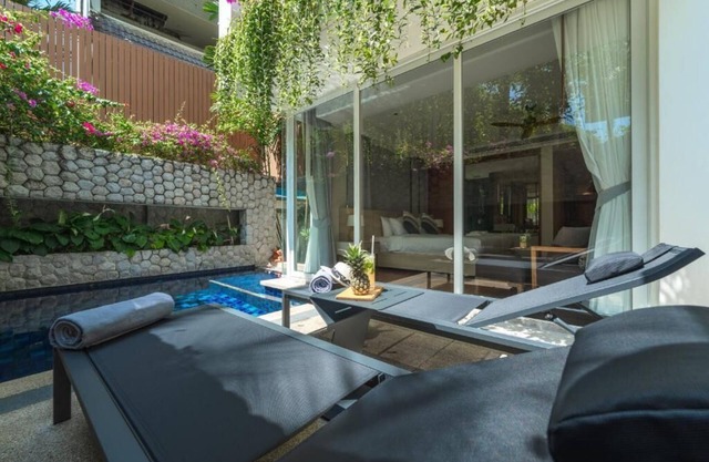 Private Pool Residence with 5 bedrooms, 500 sqm size, 3 min walk to Surin Beach