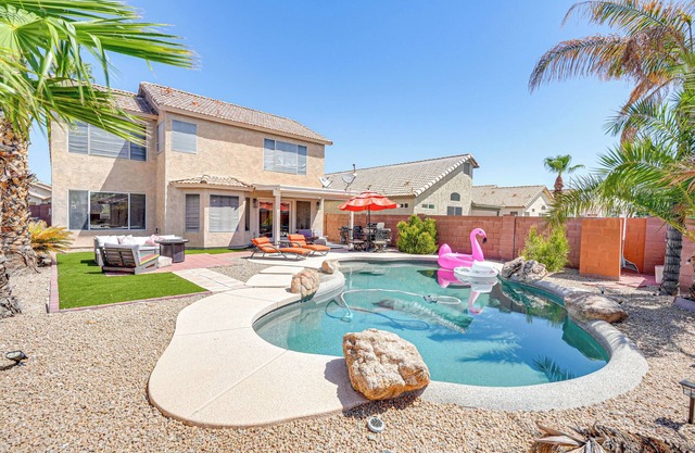 Private Pool & Grills: North Phoenix Retreat!