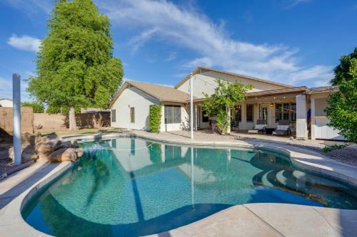 Private Pool Group-Friendly Gilbert Getaway!