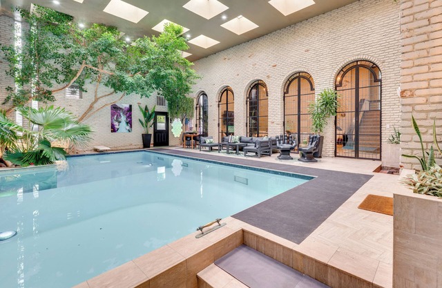 Private Poolside Paradise: Attached Home by Denver