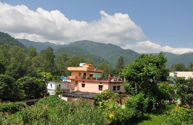 Private Room on the Green Side of Ganga