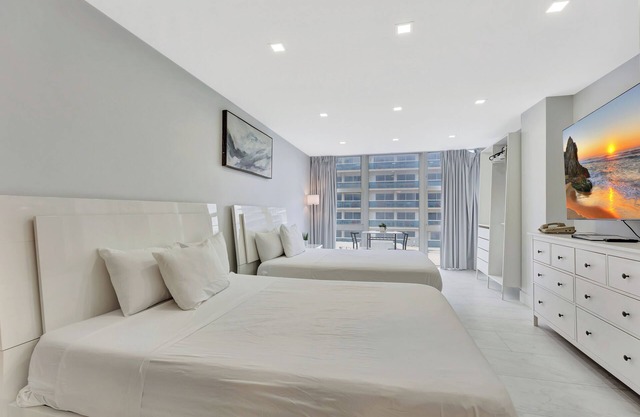 Private Room with Two Beds