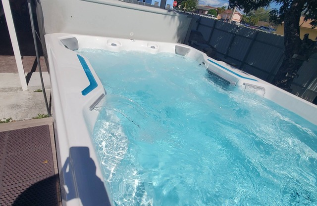 Private room with pool(hot water and spa)