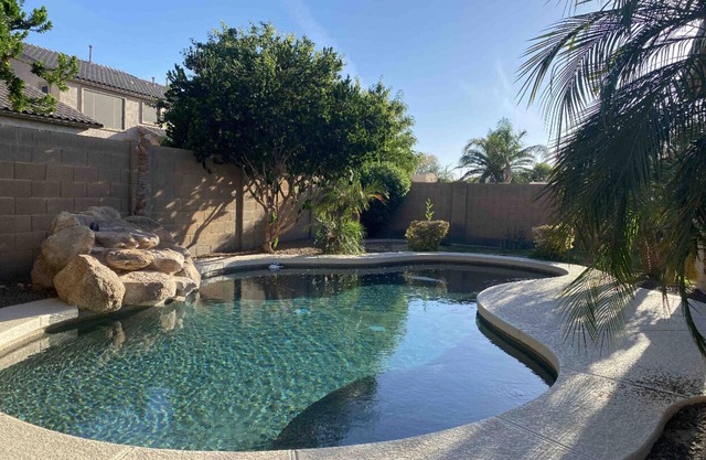 Private Sanctuary 3 Bedrooms 2 Bathrooms Private Pool and BBQ