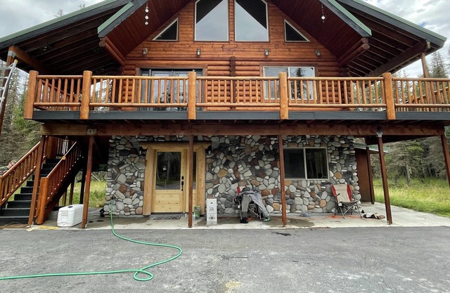 Private Upscale Log Cabin in the Woods
