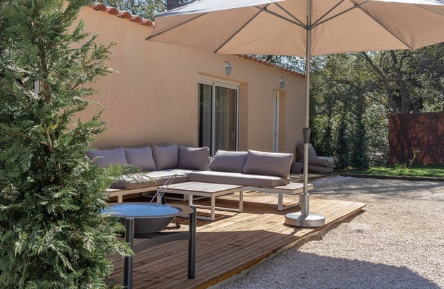 Private villa, pool and spa