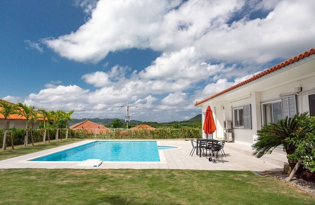 Private villa with large pool reserved for 2 night/Ishigaki Okinawa