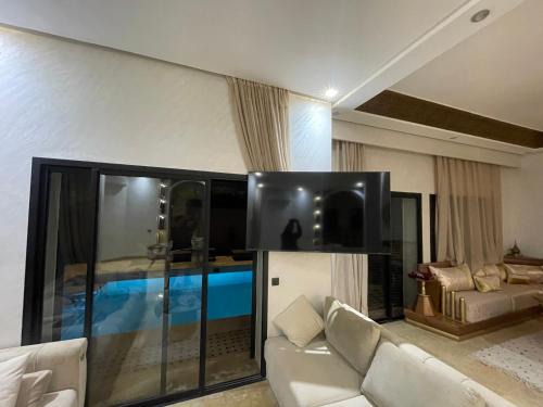 Private Villa with Pool & Garden